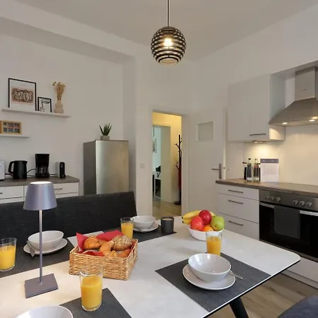Modern Und Ruhig, Mit Garage & Ps4, Nahe Messe, Rue Und Uniklinik, Voll Ausgestattete Kueche, Bad Mit Dusche Und Badewanne Appartamento Essen